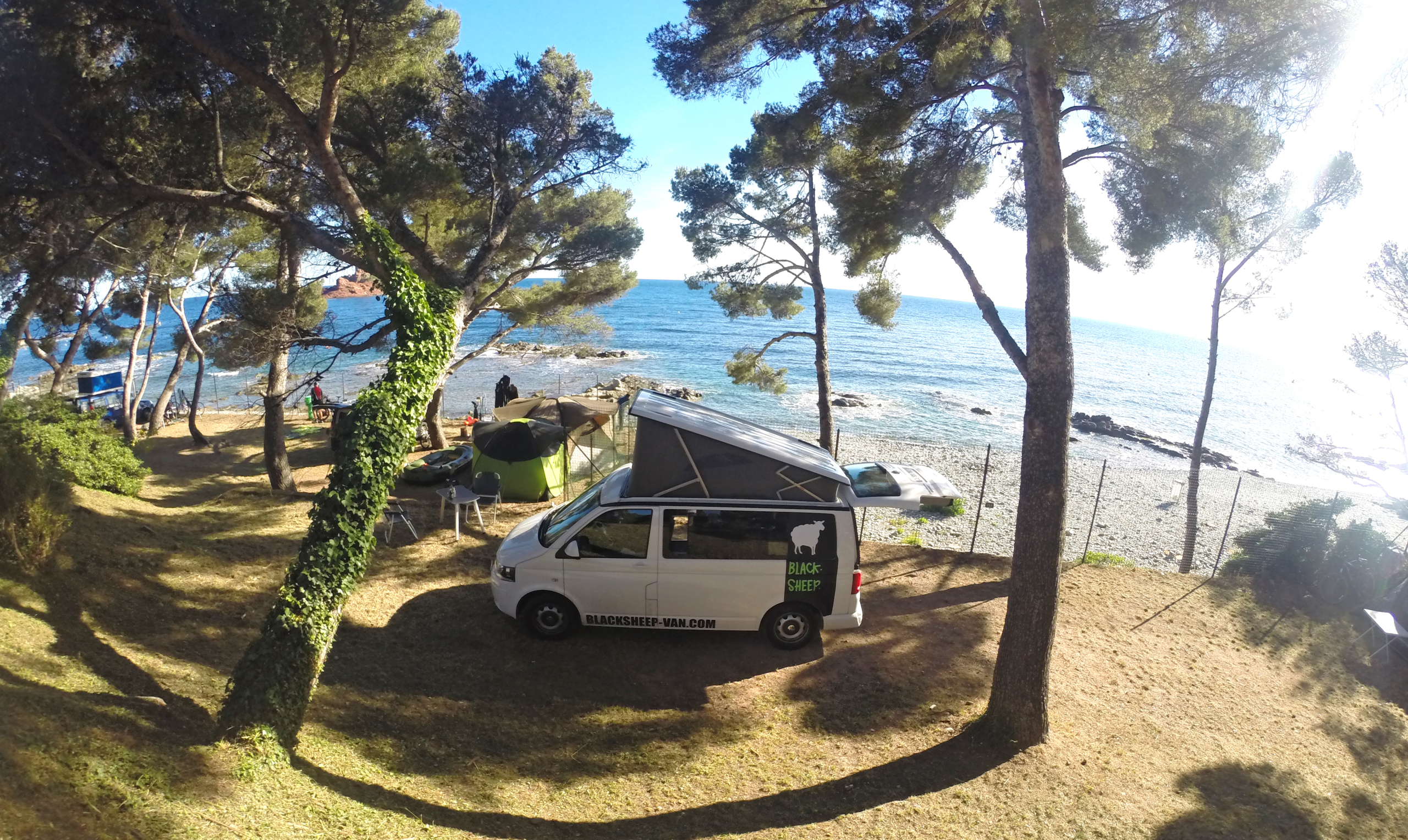 Road trip met kampeerbusjes langs de kust van Aquitaine