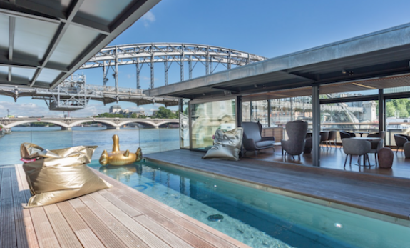 Paris Hotel Boot auf der Seine