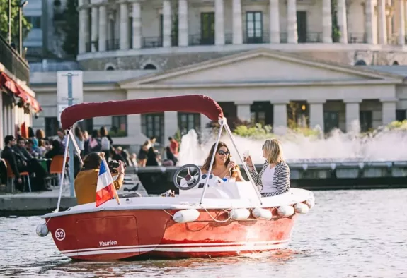 Bateau marin d'eau Paris