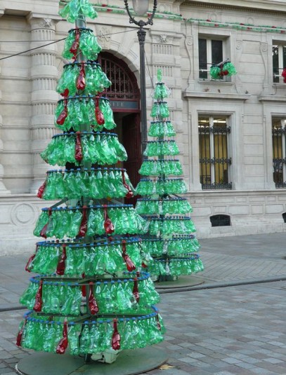 weihnachtsbaum aus Plastikflaschen