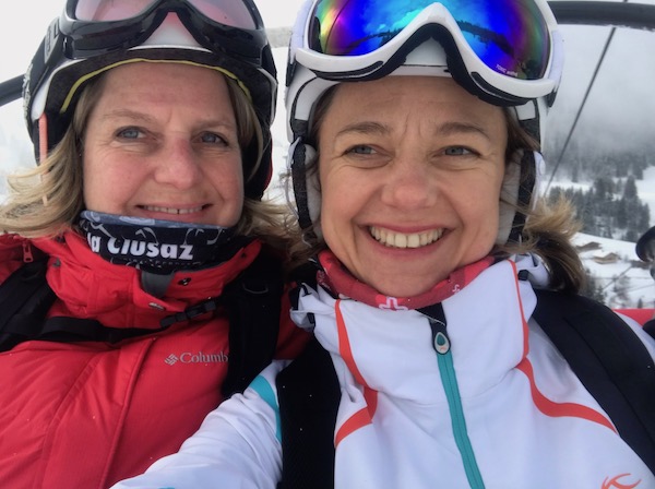 Carole & Josee beim Skifahren in La CLusaz