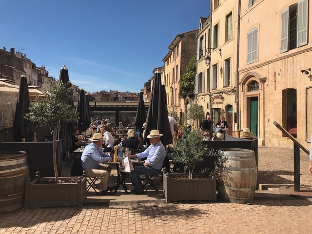 Kaffeeterrasse und Sonne in Aix-en-Provence