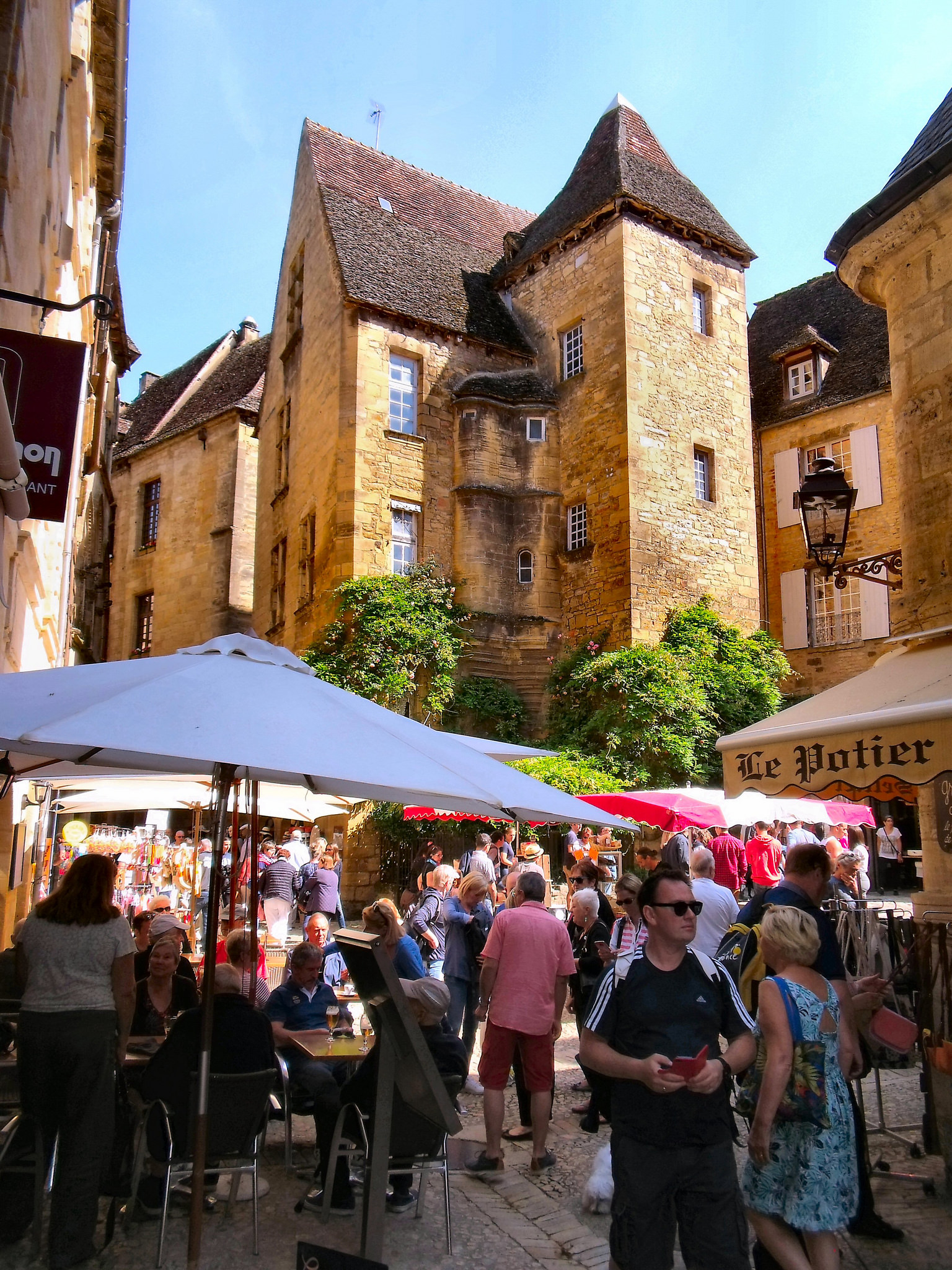 Markt Sarlat Dordogne
