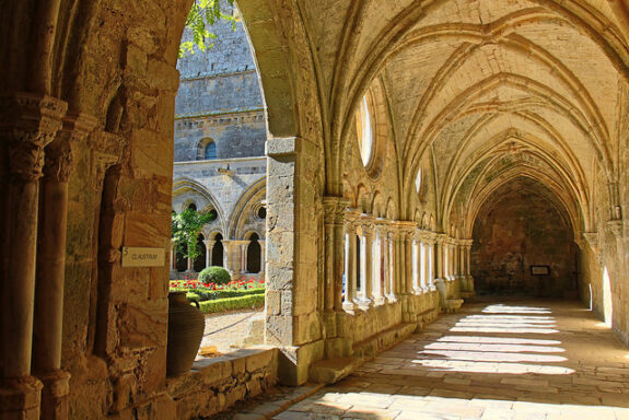 Klostereingang -Abtei Abbaye de Fontfroide