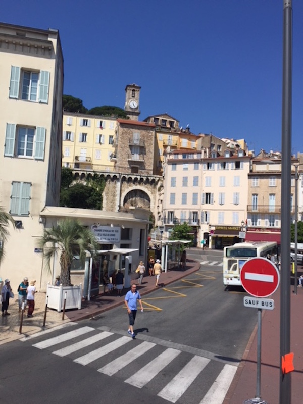 Insel Sainte Marguerite Cannes Restaurant Anzicht Bus