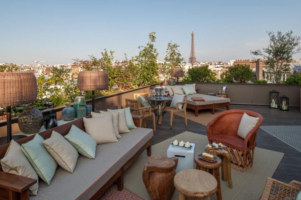 Neues Brach Hotel Terrasse in Paris designed bei Starck