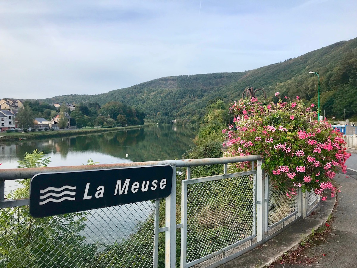 Radfahren entlang der Maas (Meuse)