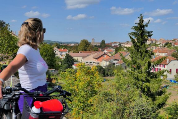 Neufchateau Dorf von Jeanne d'Arc in den Vogesen