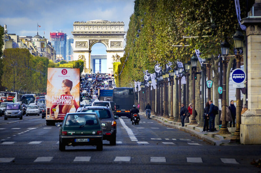 Arc de Triomphe Paris Mit dem Auto nach Paris: praktische Tipps