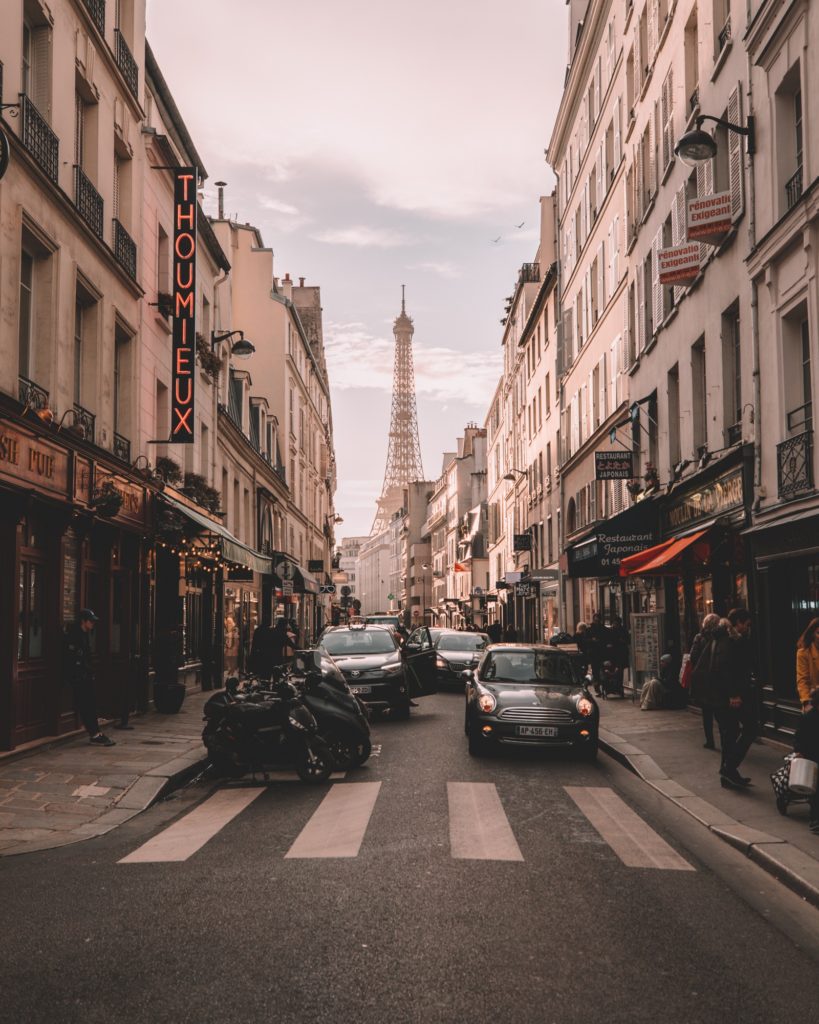 Paris Auto Mit dem Auto nach Paris: praktische Tipps