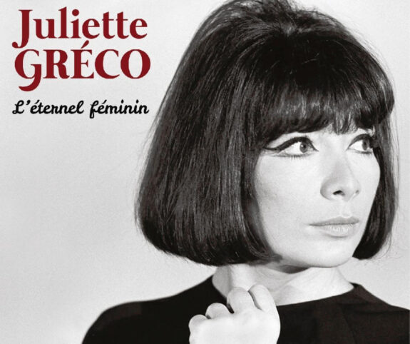 Juliette Greco sous le ciel de paris