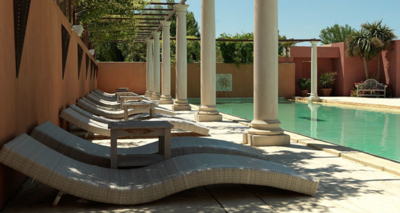 XL-Outdoor-Spa auf einem südfranzösischen “Glamping-Platz“