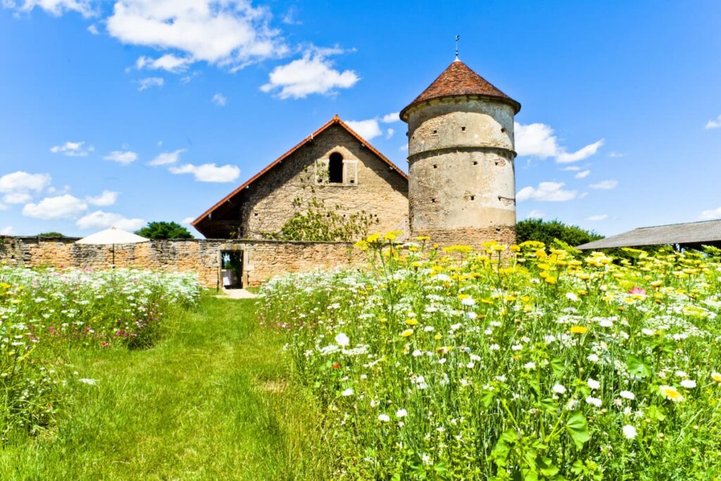 Romantischer Taubenturm im Burgund