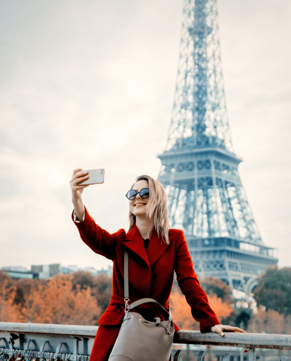 paris tour eiffel selfie