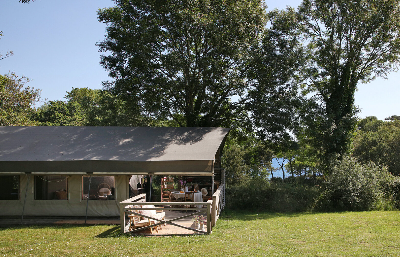 Bot Conan Lodge safaritent lodgetent met zeezicht