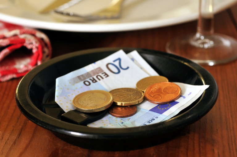 Wie Viel Trinkgeld Bekommt Ein Kellner Im Monat Trinkgeld geben und Rechnung bezahlen in Frankreich - frankreich