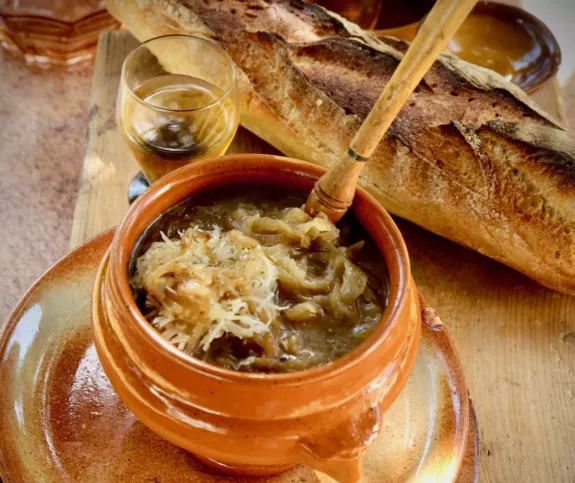 recept voor Franse uiensoep - Rezept Schwiebelsuppe