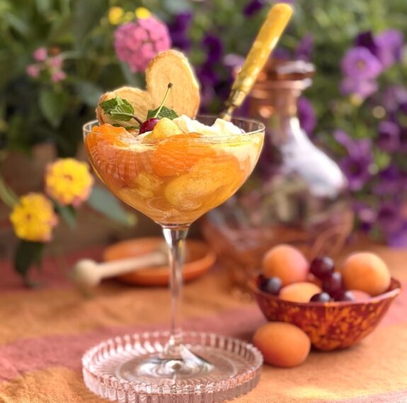 Frans dessert: abrikoos en perzik uit de oven honing en mascarpone