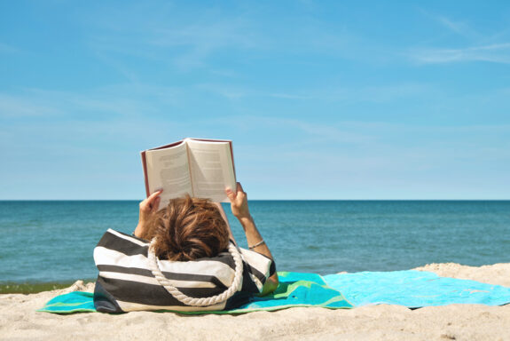 Spannung am Strand: 5 Sommer-Krimis